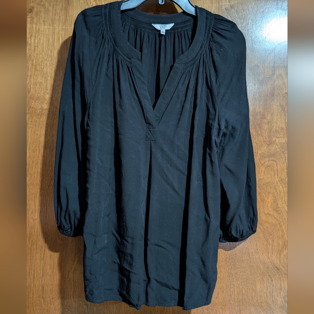 Like new Crown & Ivy Blouse M